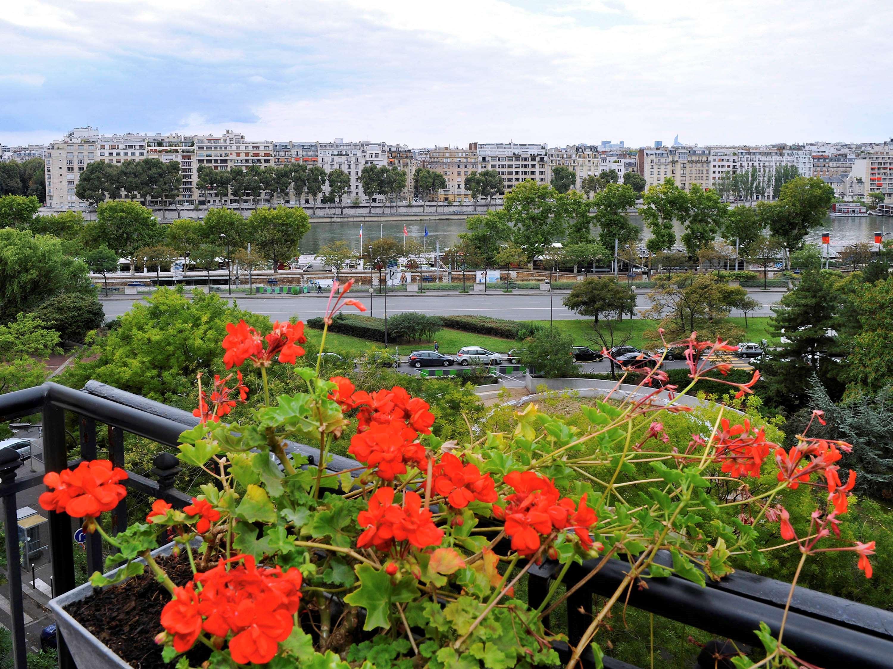 Mercure Paris Tour Eiffel Pont Mirabeau Exterior photo
